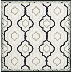 Safavieh Chelsea Square Rug in Ivory / Black