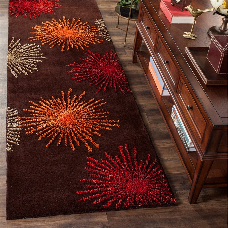Safavieh Soho Round Rug in Red / Ivory