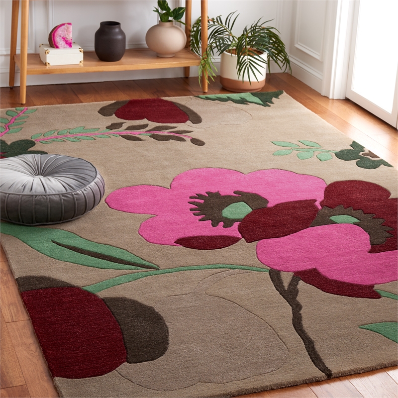 Safavieh Bella 5' X 8' Wool Hand Tufted Rug in Sand / Multi-Color