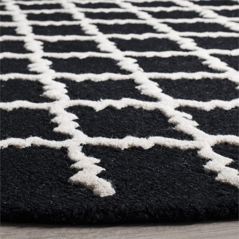 Safavieh Cambridge Black Transitional Rug - Round 6'