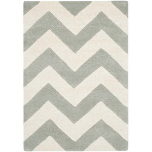 Safavieh Chatham 2'-3&quot X 5' Wool Hand Tufted Rug in Gray / Ivory