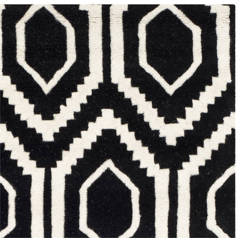 Safavieh Chatham Black Contemporary Rug - 4' x 6'