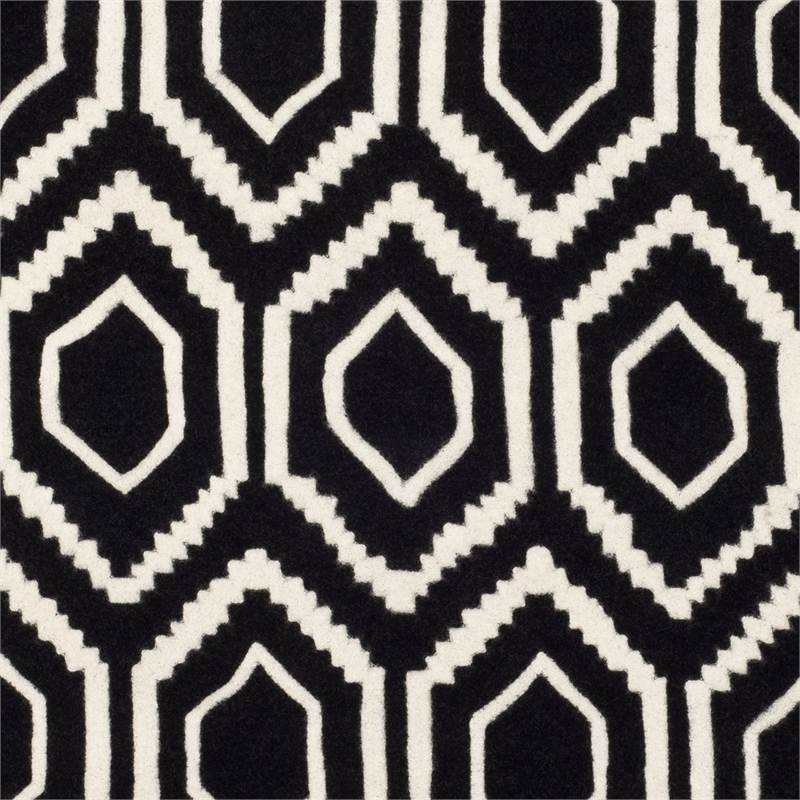Safavieh Chatham Black Contemporary Rug - Round 7'