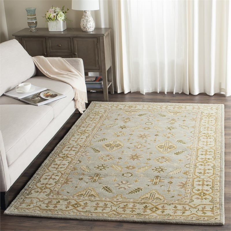 Safavieh Classic Light Blue Traditional Rug - 4' x 6'