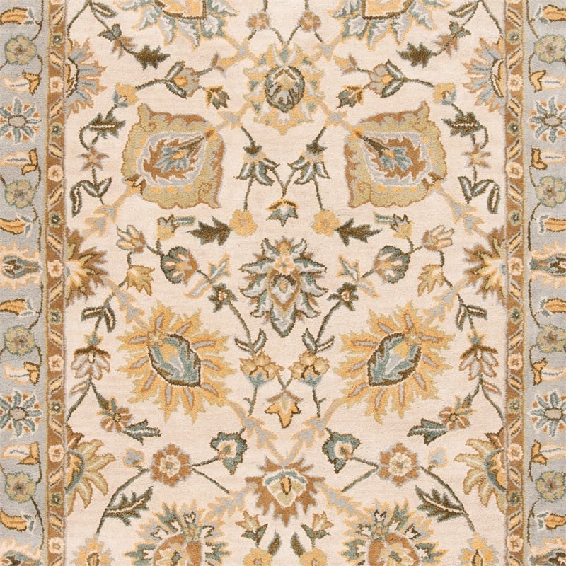 Safavieh Classic Ivory Traditional Rug - 4' x 6'