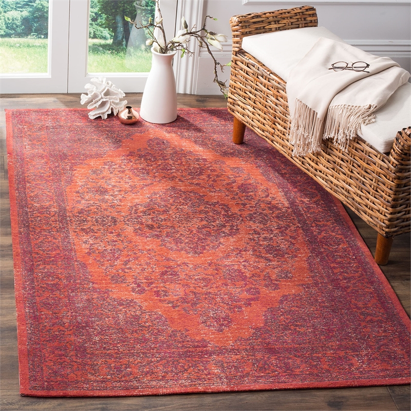 Safavieh Classic Vintage Red Traditional Rug - 4' x 6'
