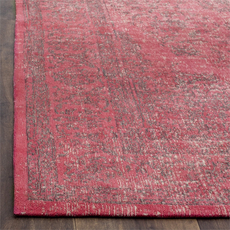 Safavieh Classic Vintage Fuchsia Traditional Rug - 4' x 6'