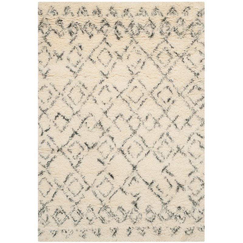 Safavieh Casablanca 4' X 6' Wool and Cotton Hand Tufted Rug in Ivory / Gray