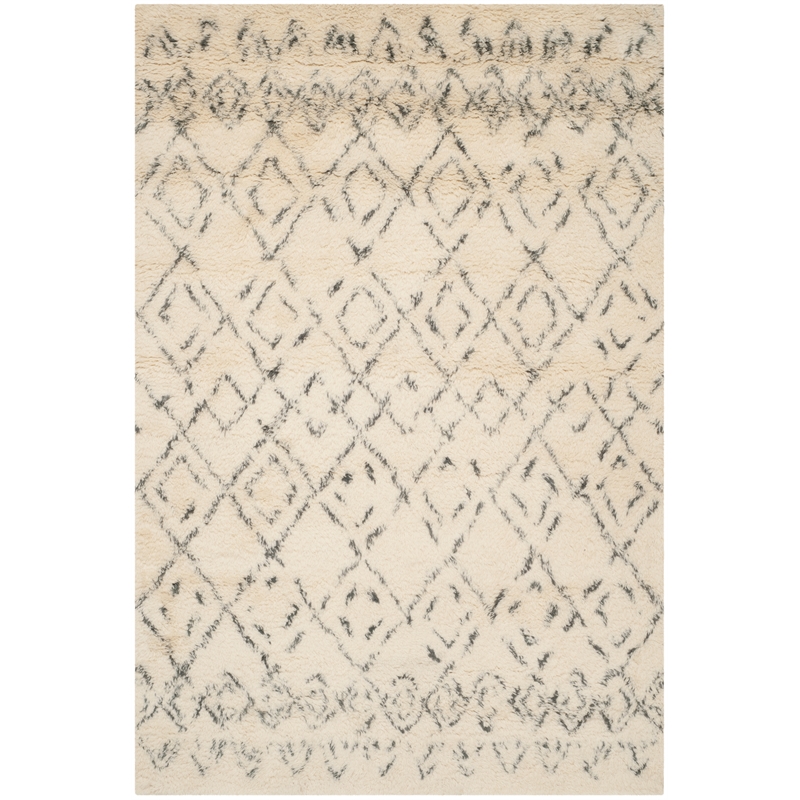 Safavieh Casablanca 5' X 8' Wool and Cotton Hand Tufted Rug in Ivory / Gray