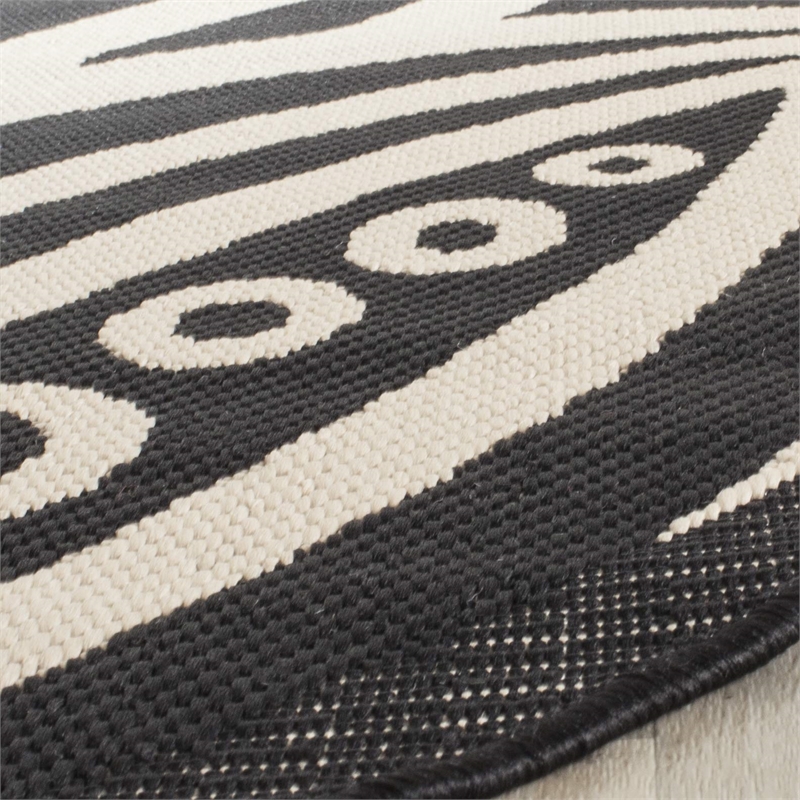 Safavieh Courtyard Black Indoor Outdoor Rug - Round 7'10