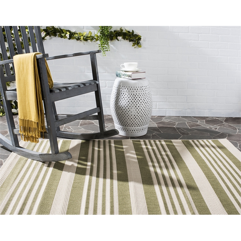 Safavieh Courtyard Green Indoor Outdoor Rug - 2' x 3'7