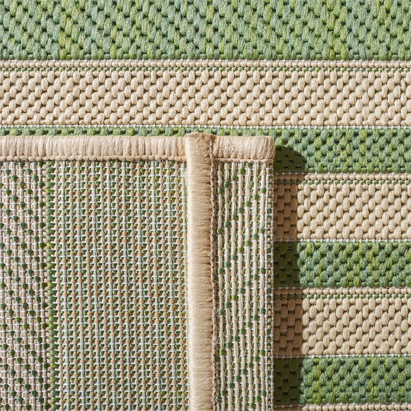 Safavieh Courtyard Green Indoor Outdoor Rug - 2'7