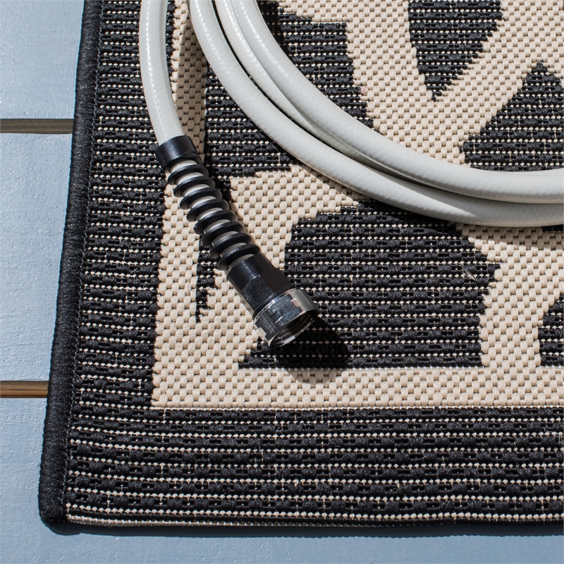 Safavieh Courtyard Black Indoor Outdoor Rug - 2' x 3'7