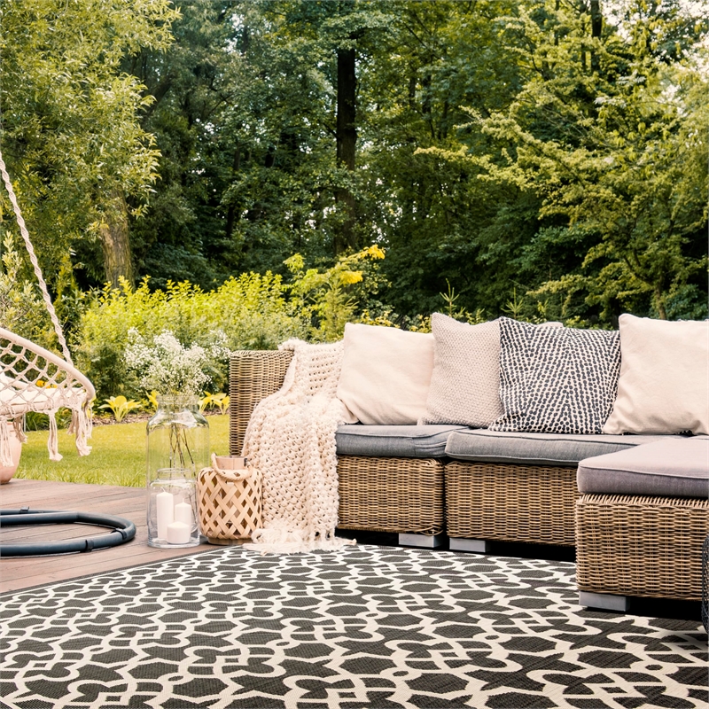Safavieh Courtyard Black Indoor Outdoor Rug - 8' x 11'