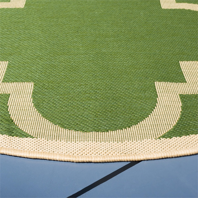 Safavieh Courtyard Green Indoor Outdoor Rug - Round 6'7