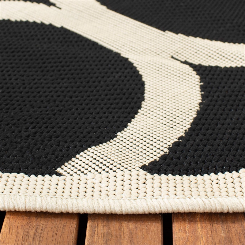 Safavieh Courtyard Black Indoor Outdoor Rug - Round 7'10