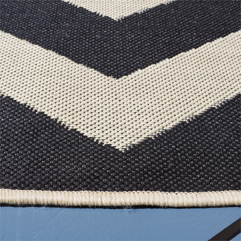 Safavieh Courtyard Black Indoor Outdoor Rug - Round 4'