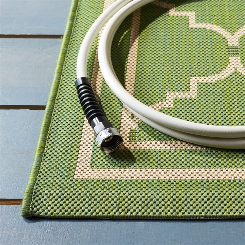 Safavieh Courtyard Green Indoor Outdoor Rug - Square 6'7