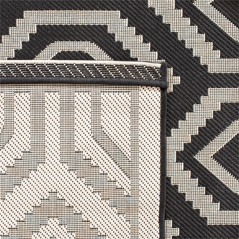 Safavieh Courtyard Black Indoor Outdoor Rug - 2'7