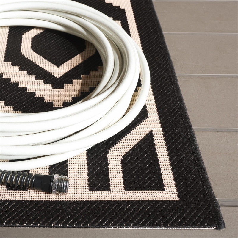 Safavieh Courtyard Black Indoor Outdoor Rug - 5'3