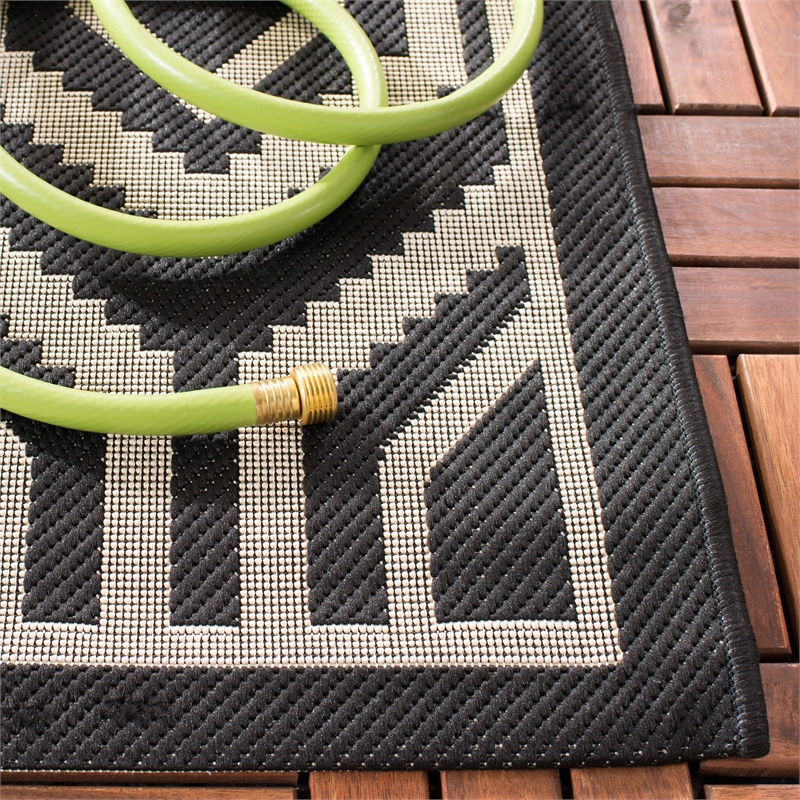 Safavieh Courtyard Black Indoor Outdoor Rug - 8' x 11'