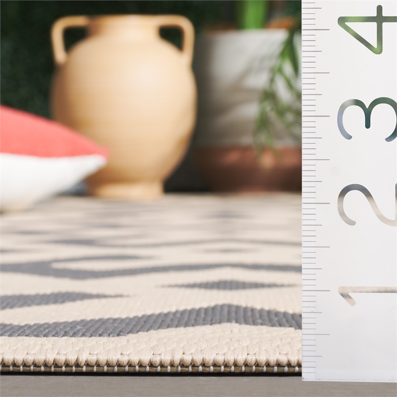 Safavieh Courtyard Grey Indoor Outdoor Rug - Square 5'3