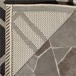 Safavieh Courtyard Black Indoor Outdoor Rug - 2' x 3'7&quot