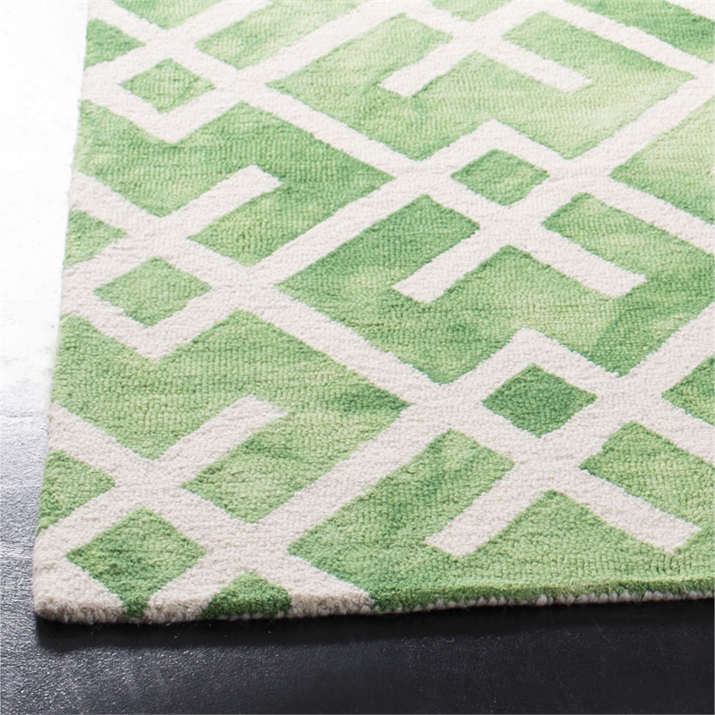 Safavieh Dip Dyed Green Contemporary Rug - 4' x 6'