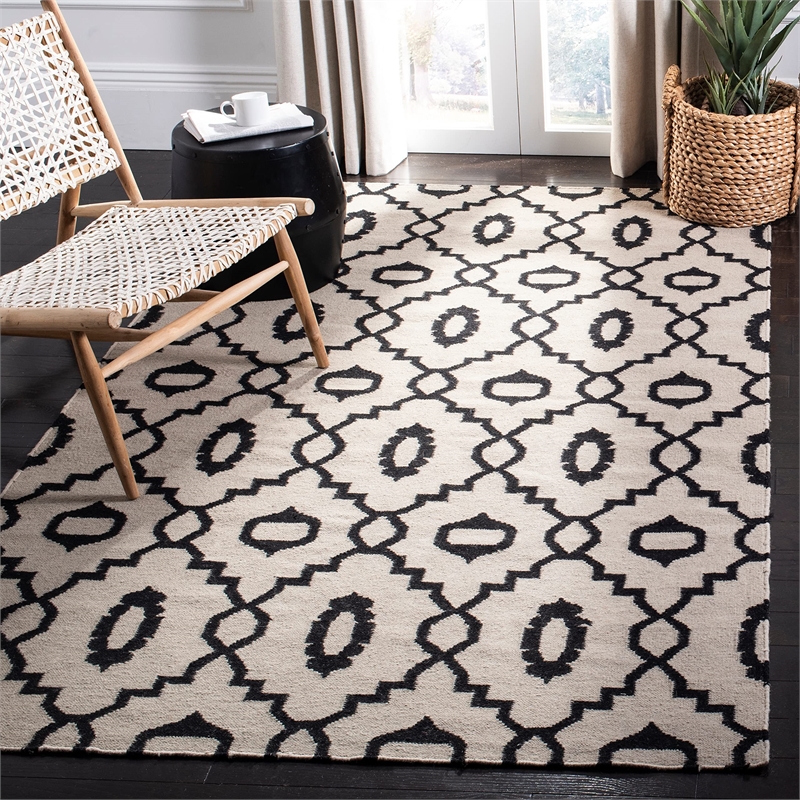Safavieh Dhurries Chocolate Contemporary Rug - 8' x 10'