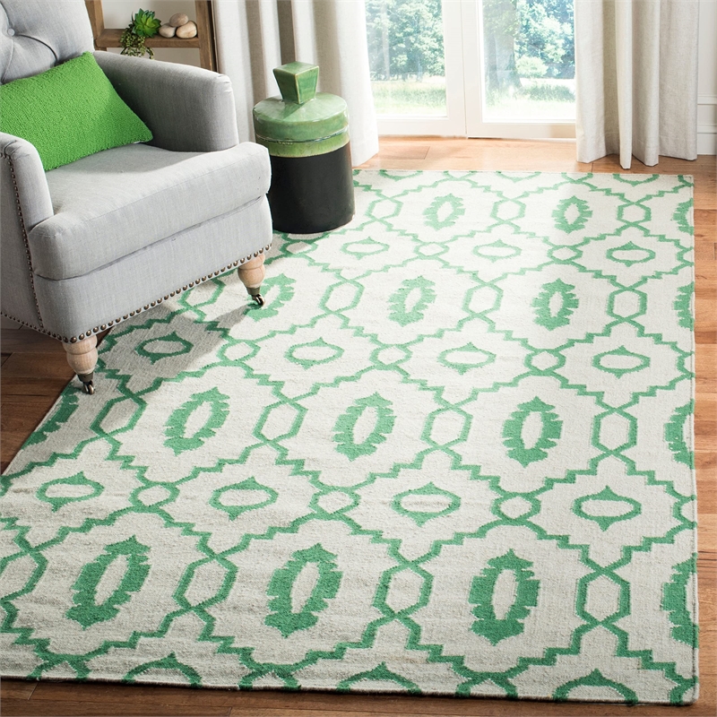 Safavieh Dhurries Chocolate Contemporary Rug - 8' x 10'