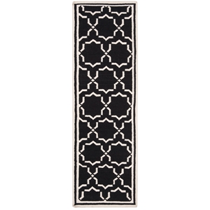 Safavieh Dhurries 2'-6&quot x 6'-0&quot Wool Hand Woven Flat Weave Rug in Black/Ivory