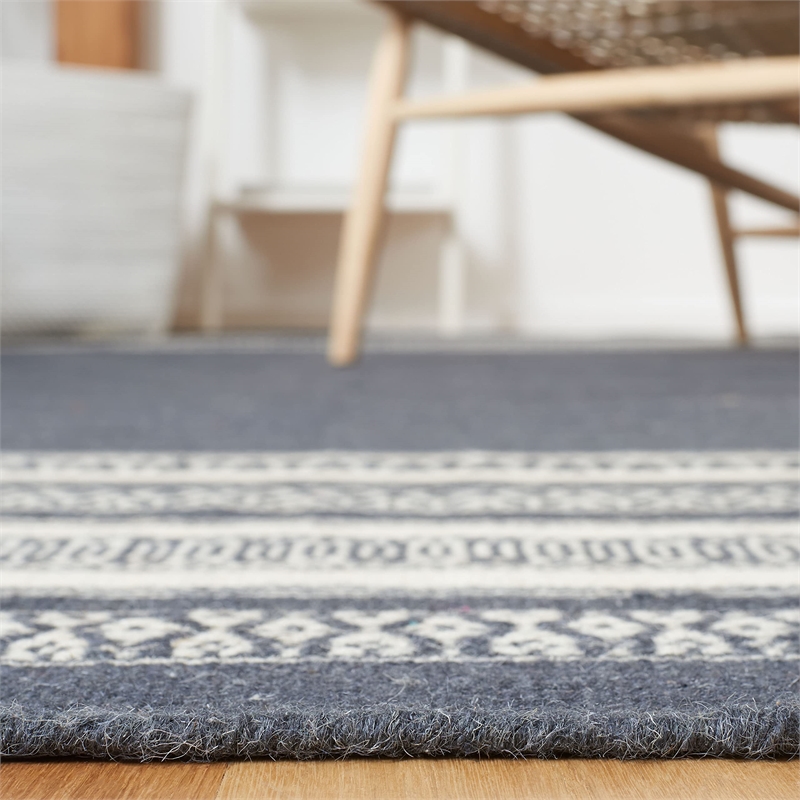 Safavieh Dhurries Dark Grey Contemporary Rug - 5' x 8'