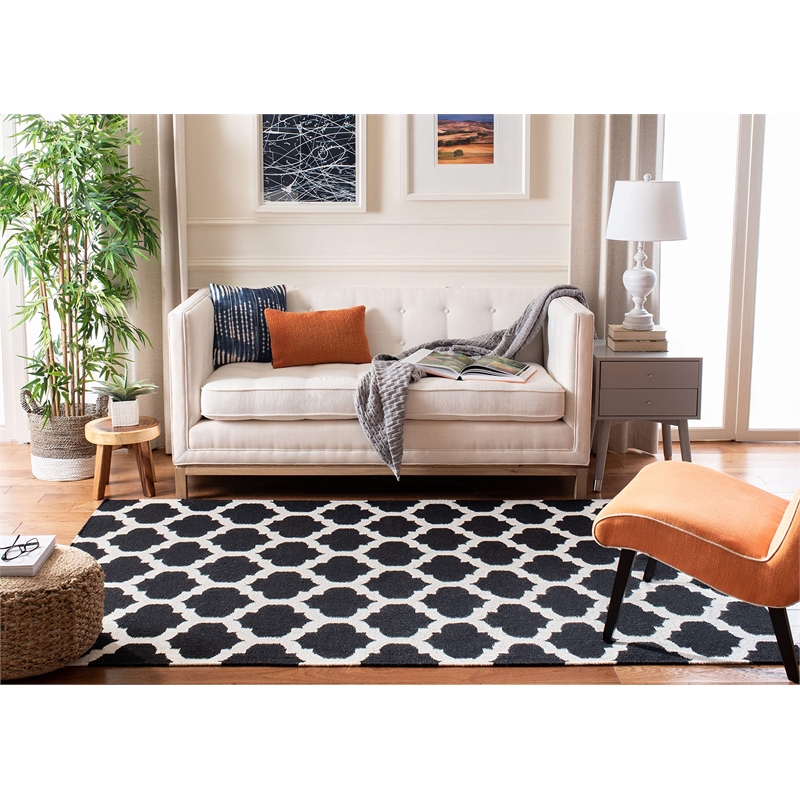 Safavieh Dhurries Black Contemporary Rug - 6' x 9'