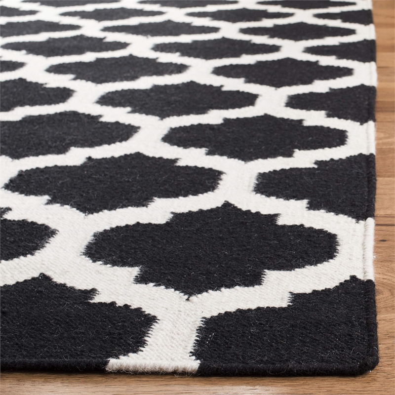 Safavieh Dhurries Black Contemporary Rug - 8' x 10'