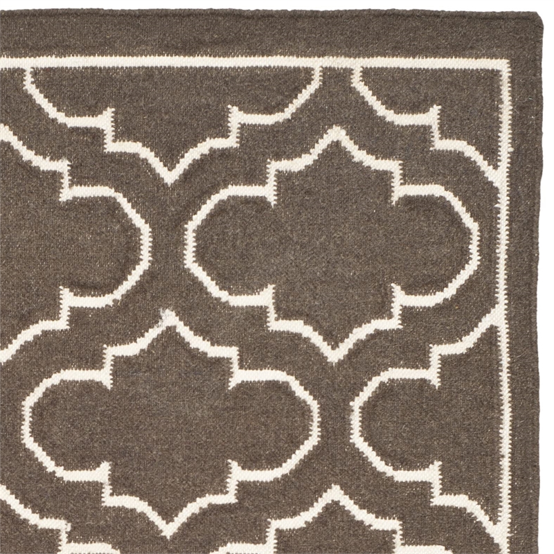 Safavieh Dhurries Brown Contemporary Rug - 4' x 6'