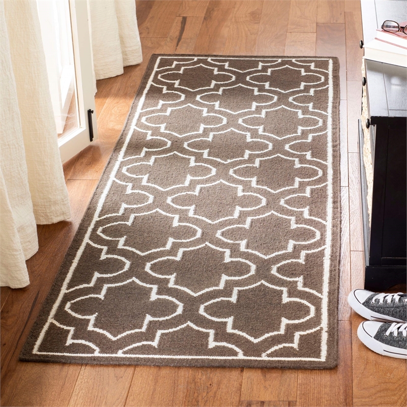 Safavieh Dhurries Brown Contemporary Rug - Runner 2'6