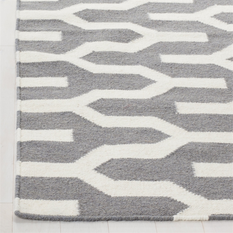 Safavieh Dhurries Silver Contemporary Rug - Runner 2'6