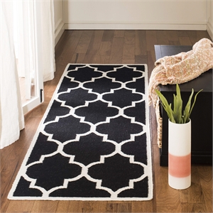 Safavieh Dhurries Black Contemporary Rug - Runner 2'6&quot x 8'