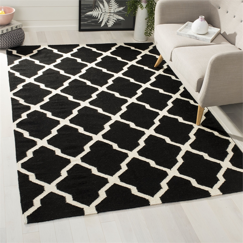 Safavieh Dhurries Black Contemporary Rug - 5' x 8'