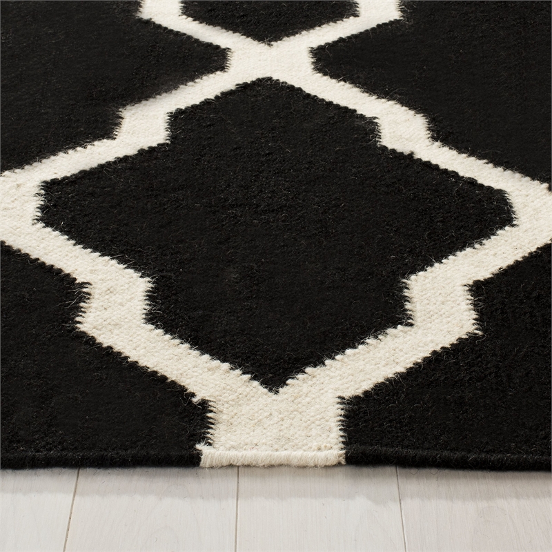 Safavieh Dhurries Black Contemporary Rug - 9' x 12'