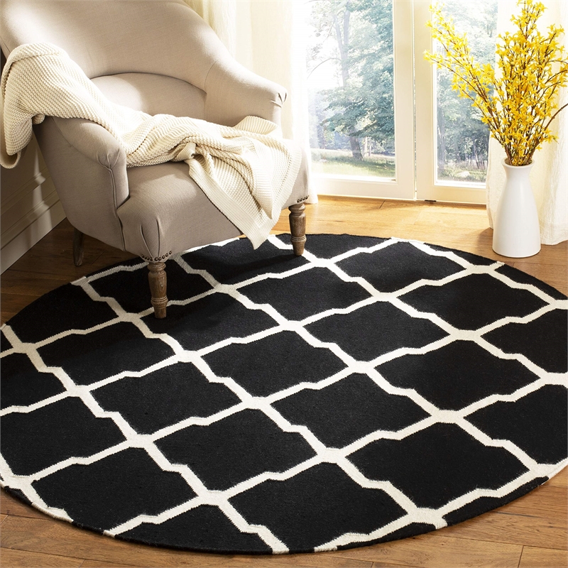 Safavieh Dhurries Black Contemporary Rug - Round 6'