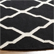 Safavieh Dhurries Black Contemporary Rug - Round 6'
