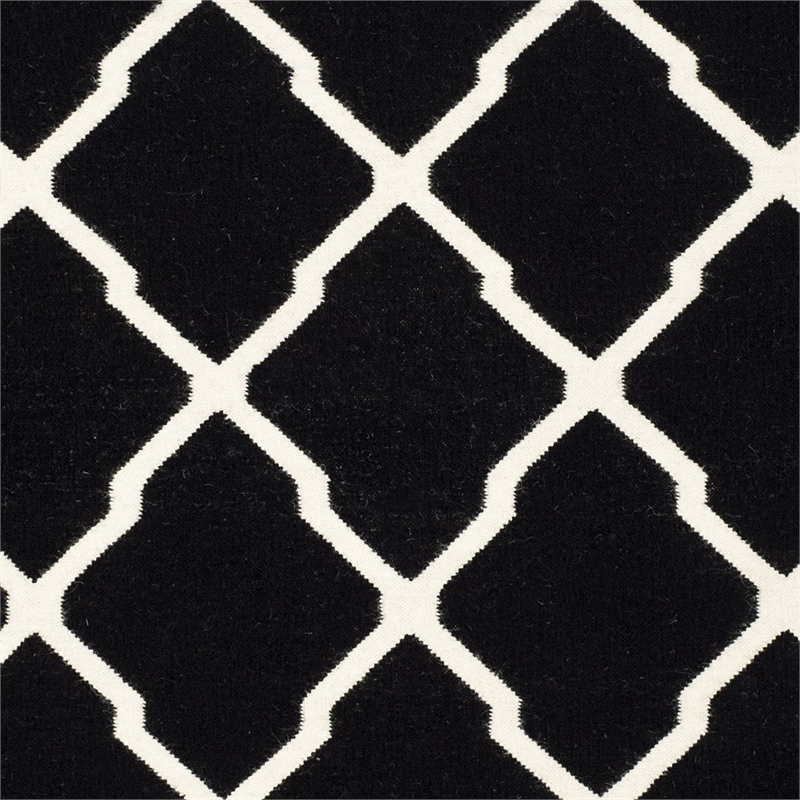 Safavieh Dhurries Black Contemporary Rug - Round 6'