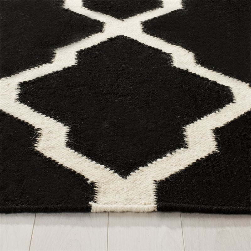 Safavieh Dhurries Black Contemporary Rug - Runner 2'6