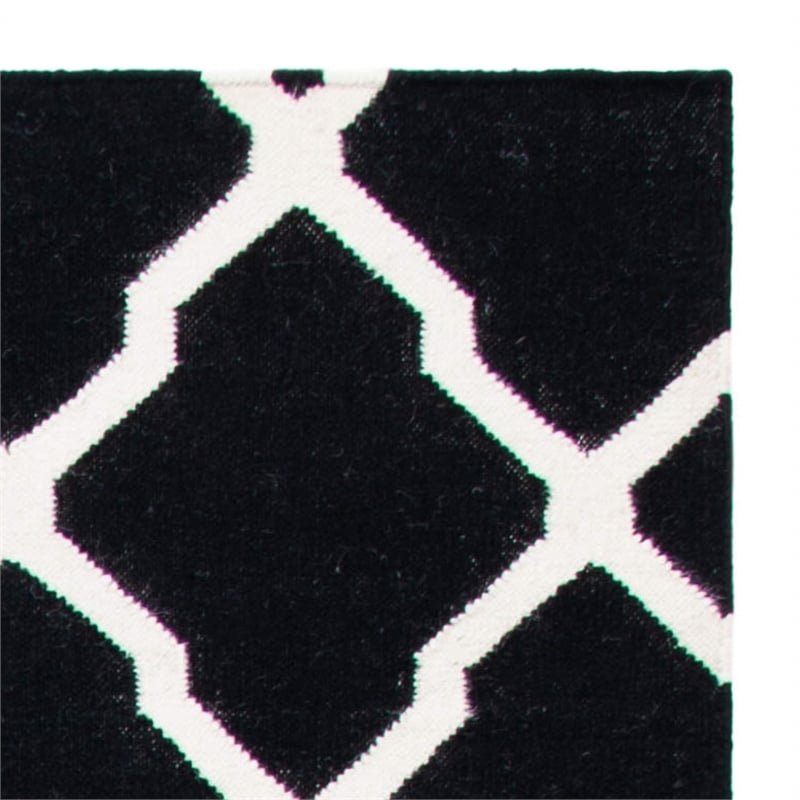 Safavieh Dhurries Black Contemporary Rug - Runner 2'6