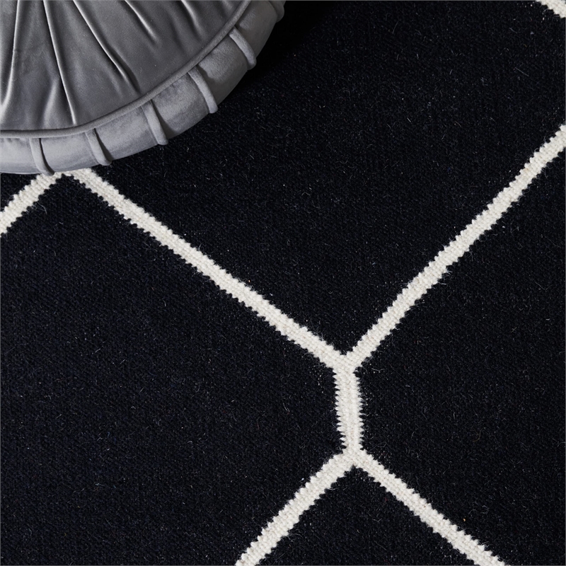 Safavieh Dhurries Black Contemporary Rug - Runner 2'6