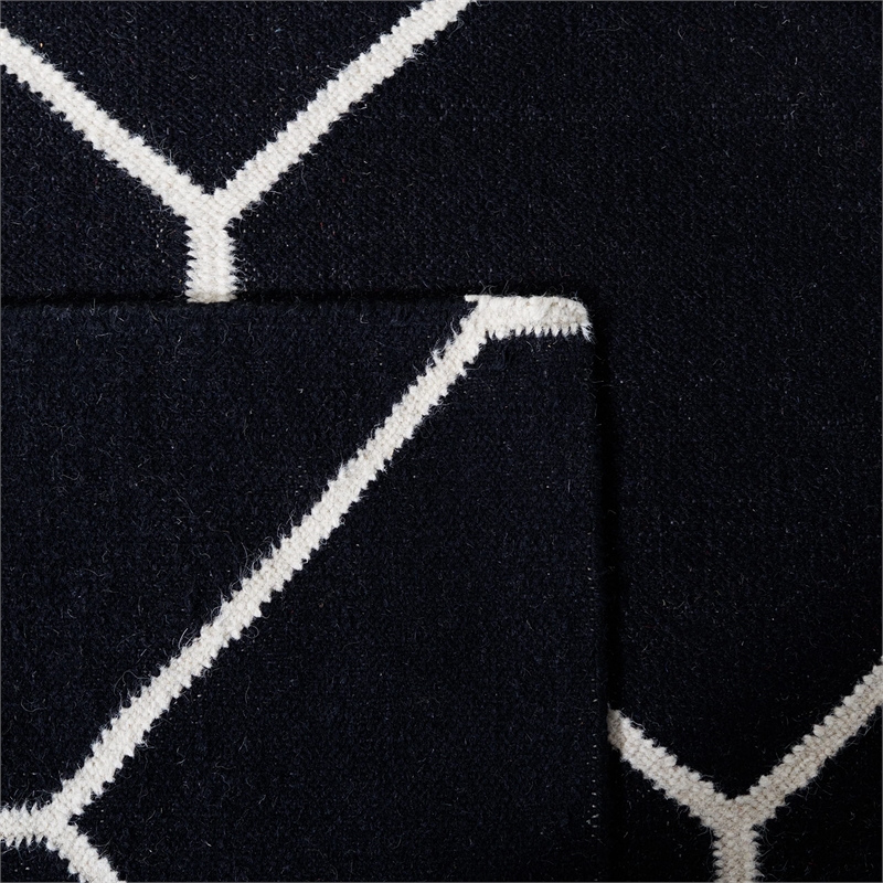 Safavieh Dhurries Black Contemporary Rug - Runner 2'6