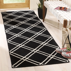 Safavieh Dhurries Black Contemporary Rug - Runner 2'6&quot x 8'