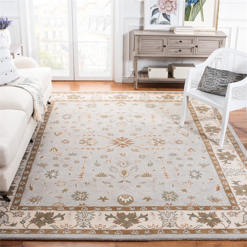 Safavieh Heritage Green Traditional Rug - 4' x 6'