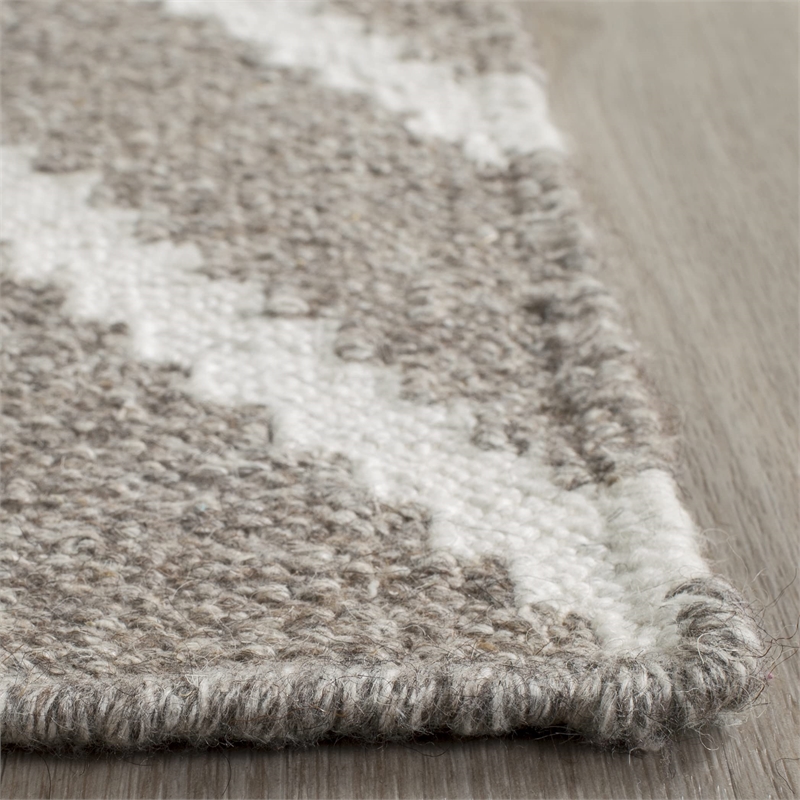 Safavieh Kilim Ivory Contemporary Rug - 4' x 6'